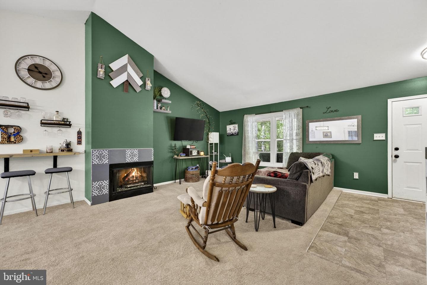 19106 Loggers Road photo 11