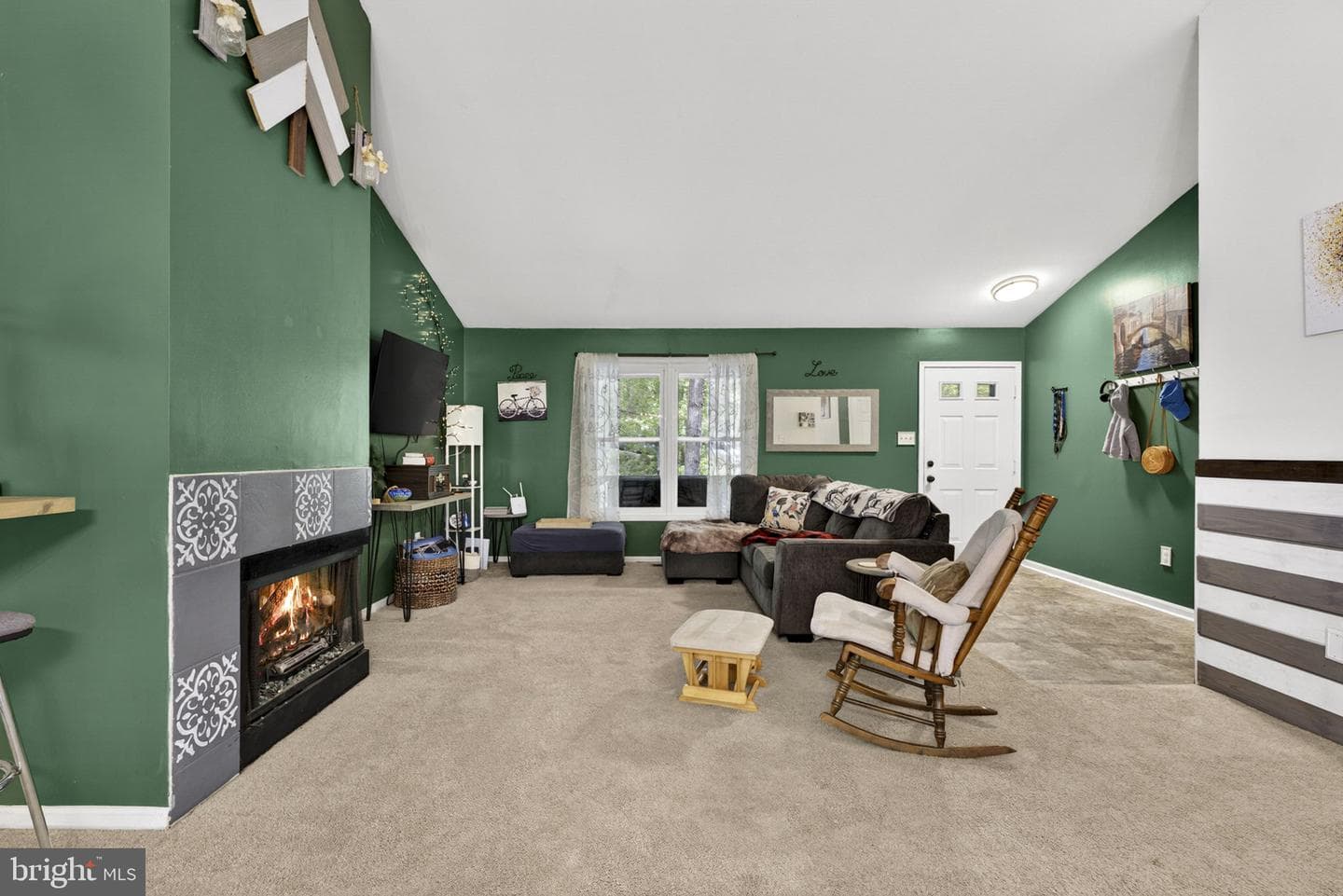 19106 Loggers Road photo 12