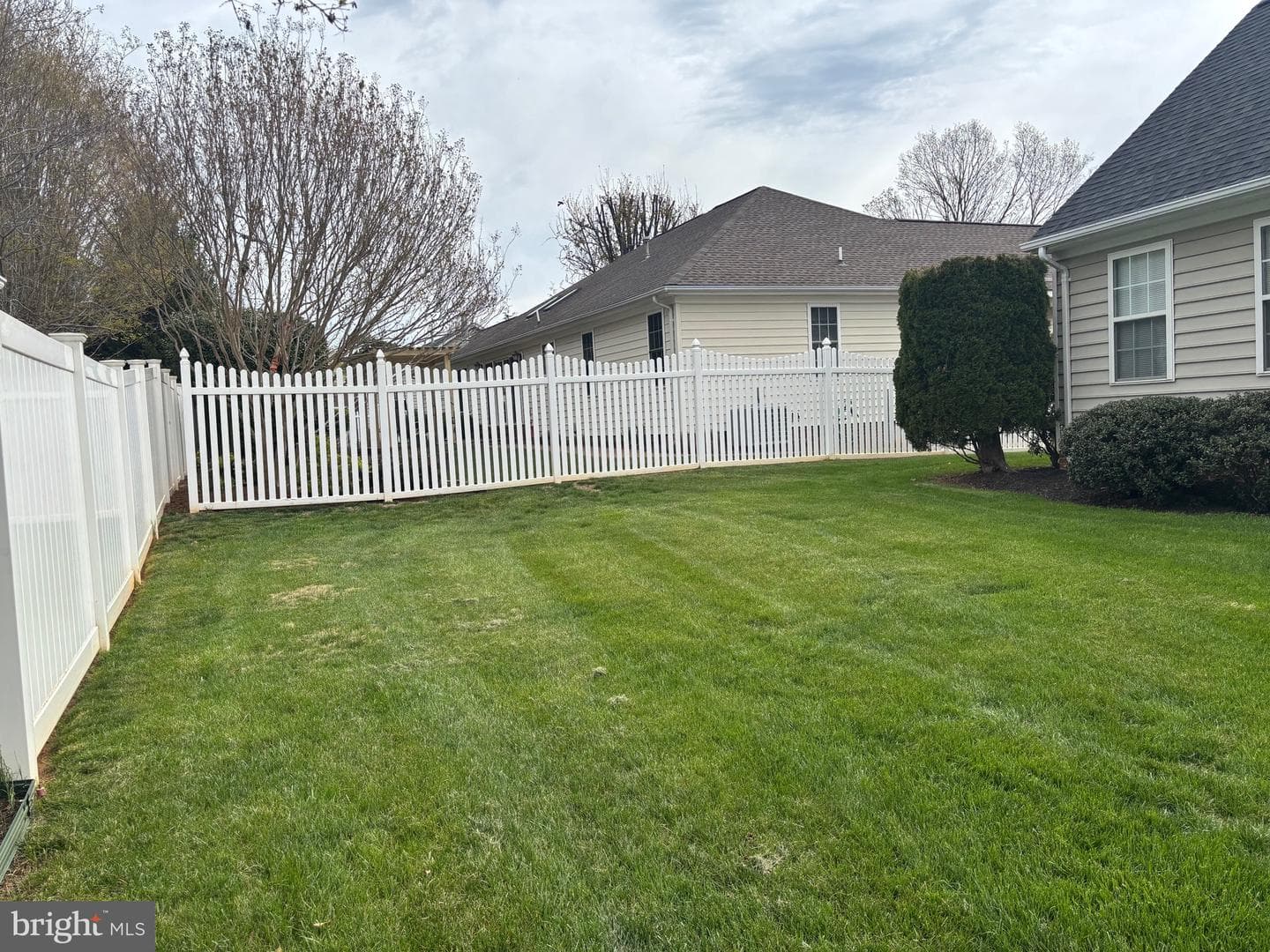 1808 Stoneybrook Lane photo 23