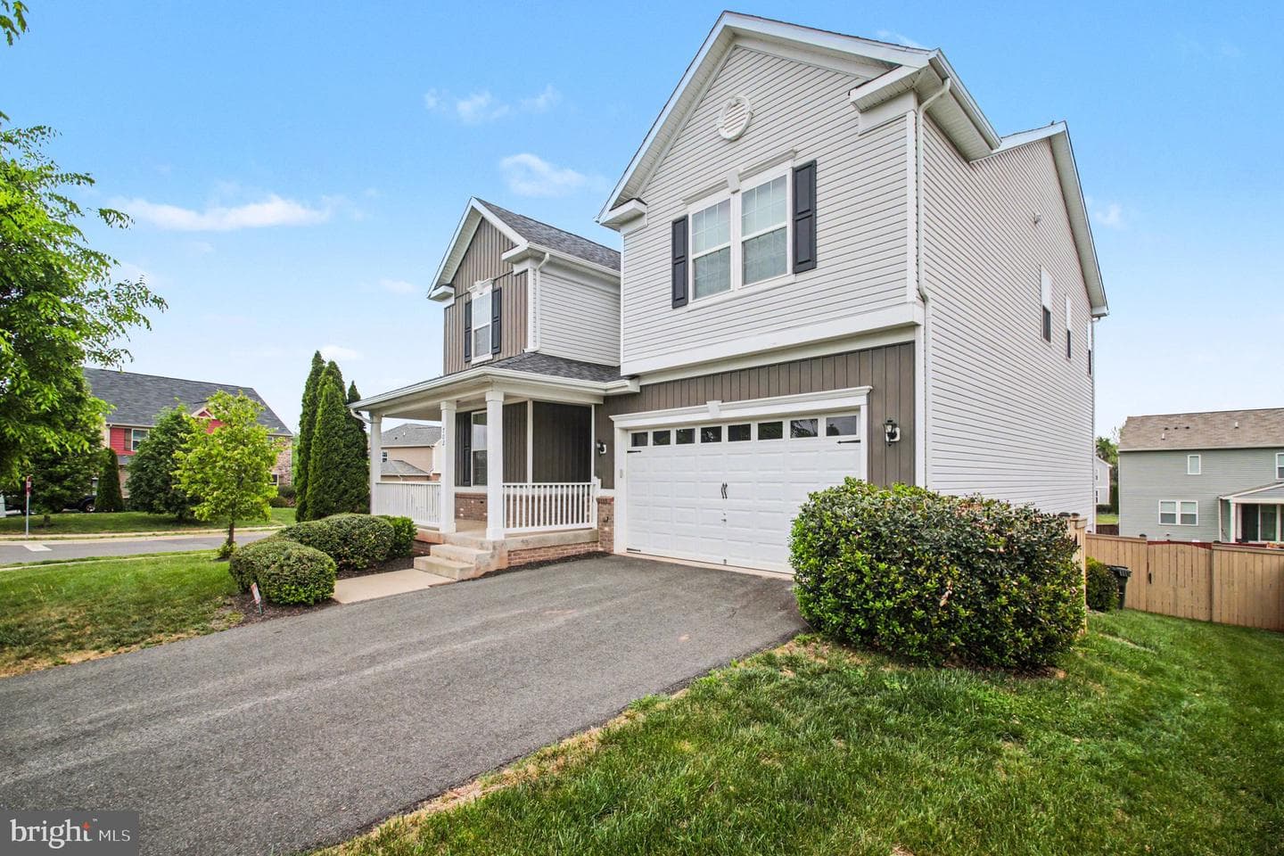 702 Kingsbrook photo 3