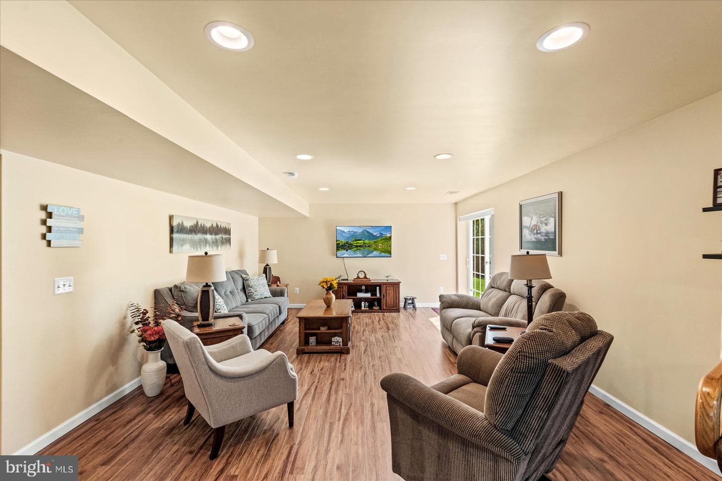 632 Windermere Dr photo 37