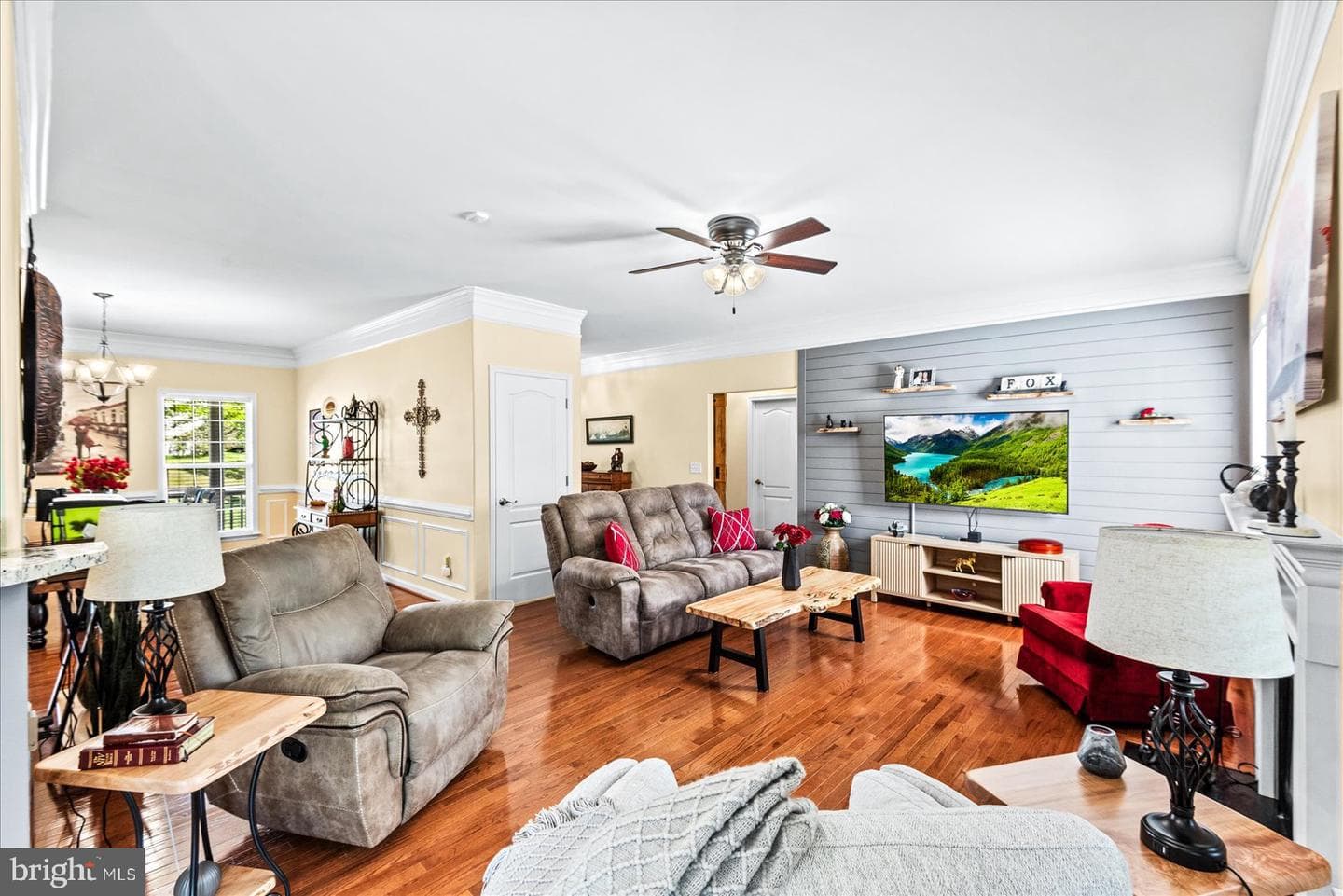 632 Windermere Dr photo 9