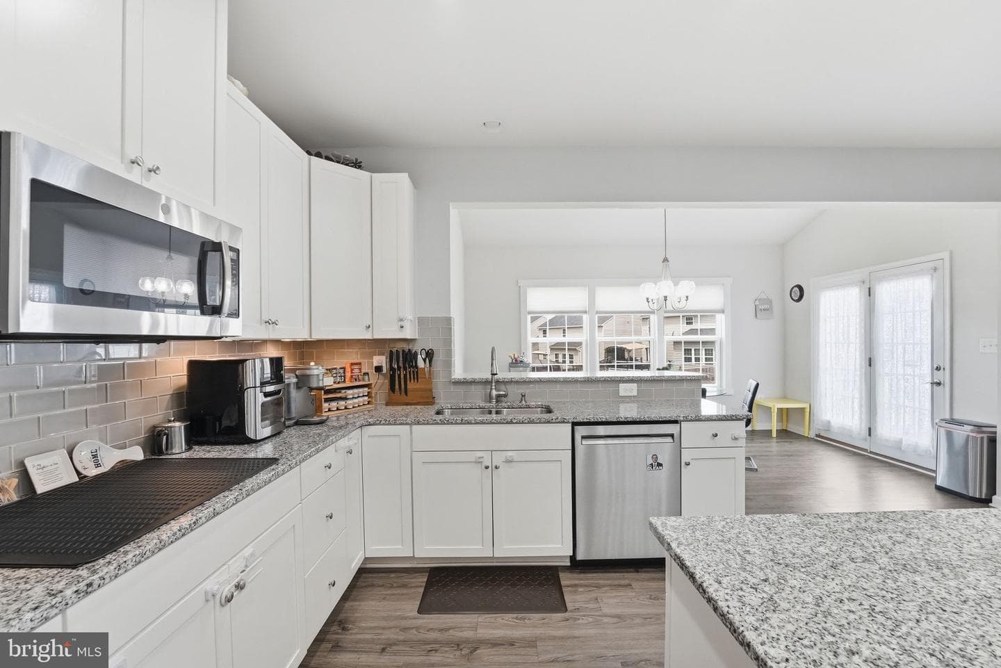 827 Fairwood photo 19