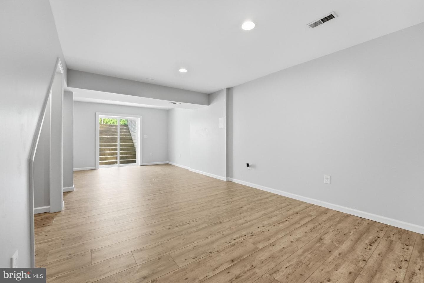 18479 Colonial Drive photo 34