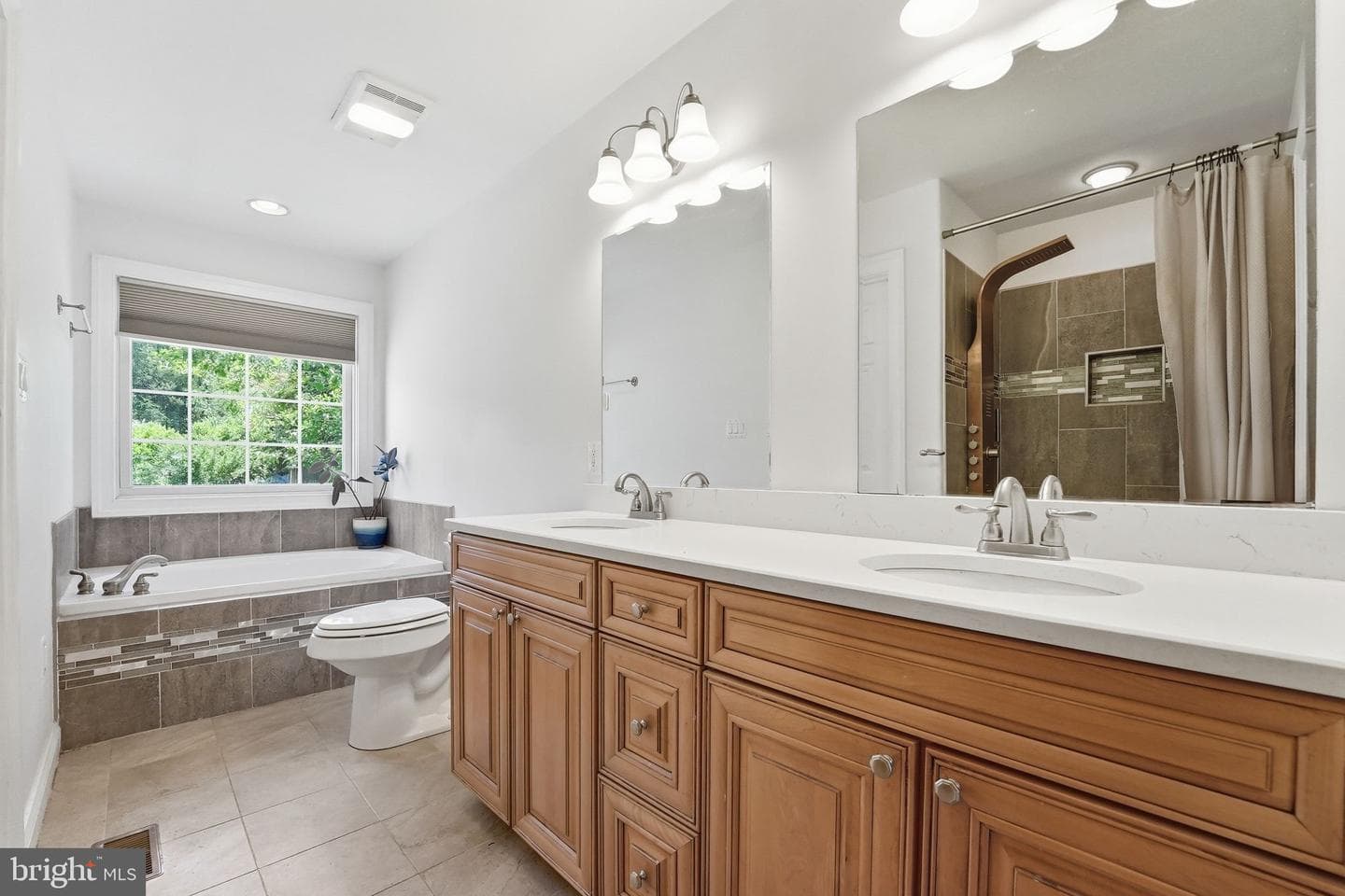 18479 Colonial Drive photo 7