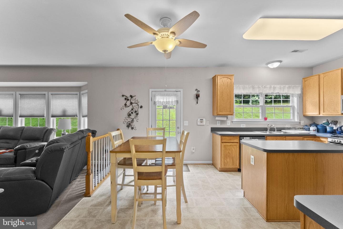 1085 Virginia Avenue photo 10