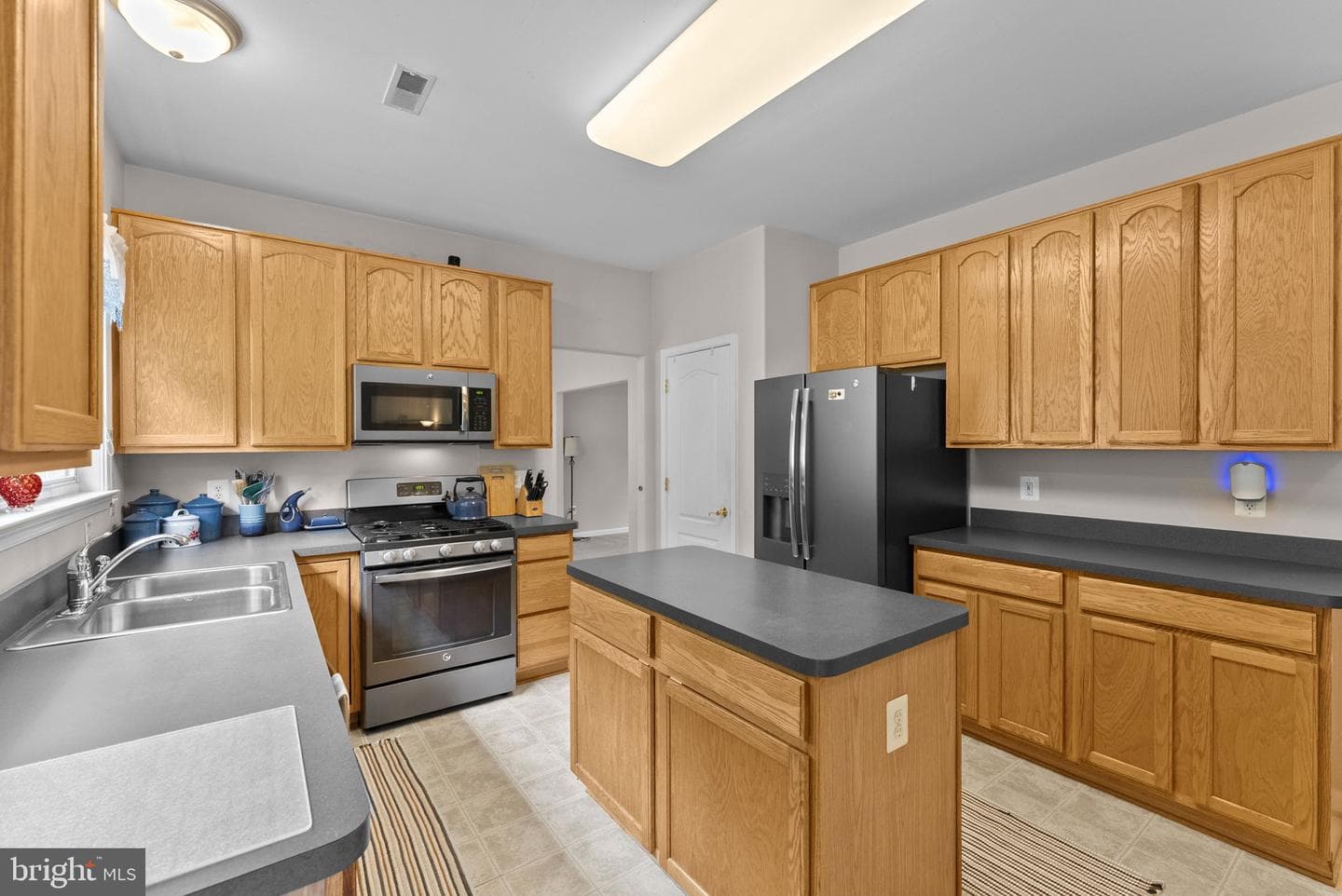 1085 Virginia Avenue photo 13
