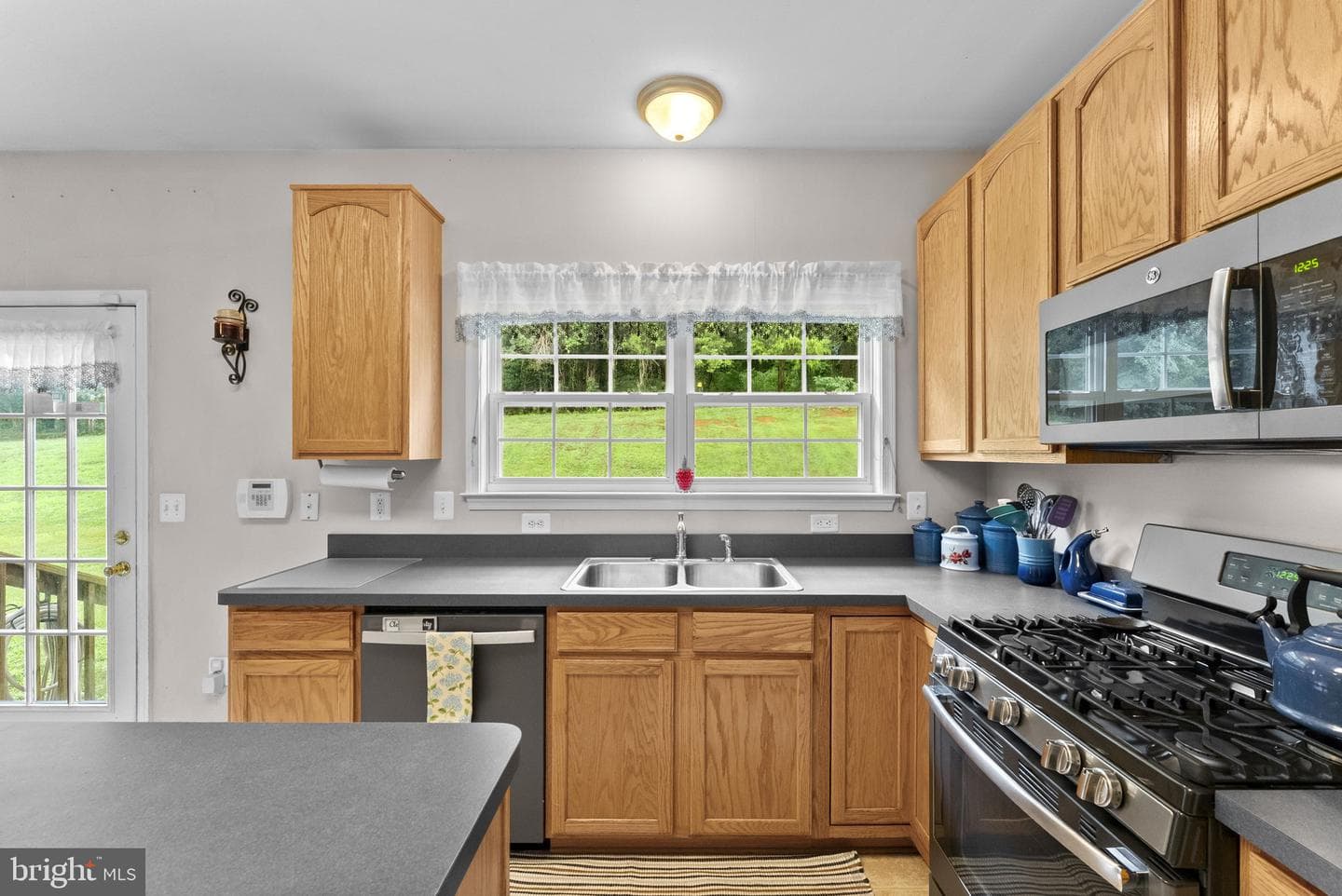 1085 Virginia Avenue photo 18