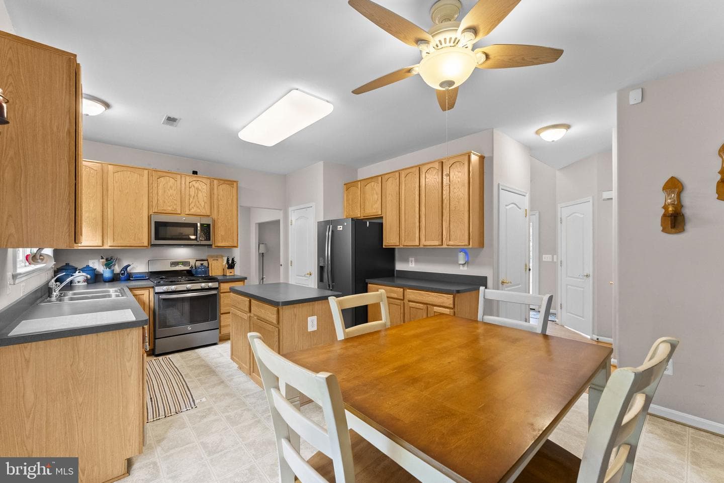 1085 Virginia Avenue photo 19