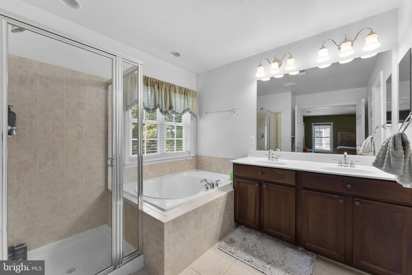 104 King Edward Court photo 46