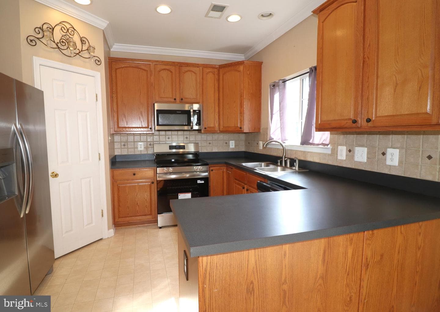 936 Persimmon photo 15