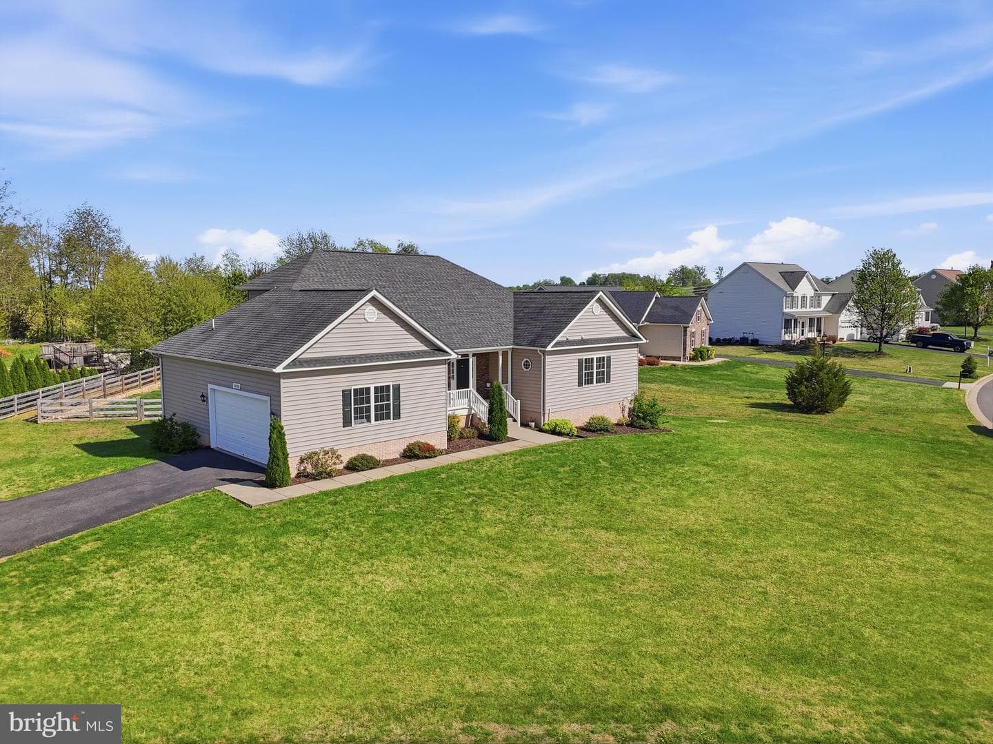 15020 North Ridge Boulevard photo 3