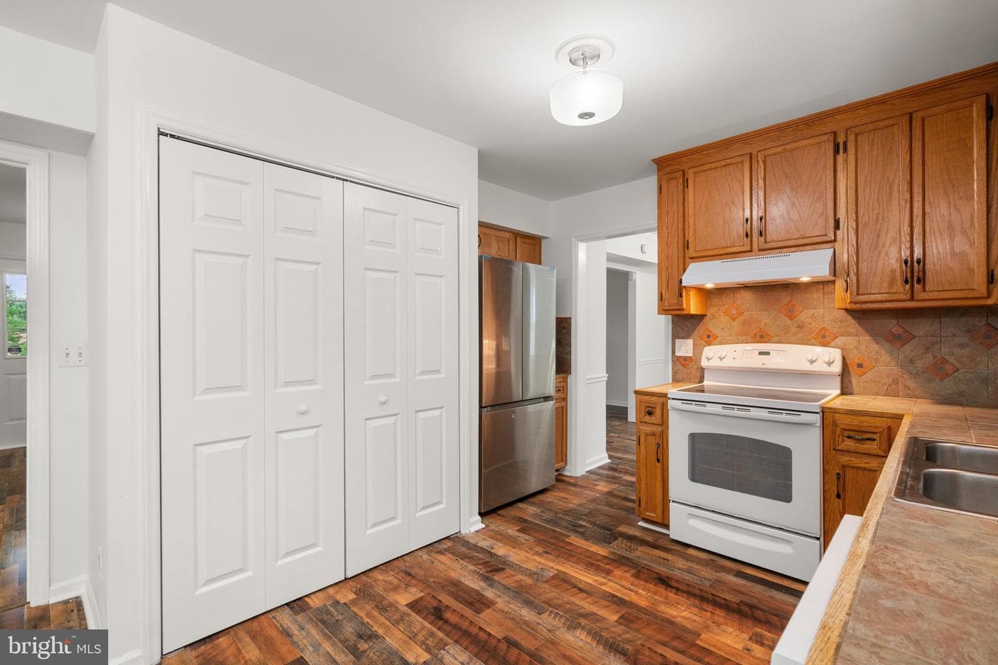 2309 Maplewood photo 19