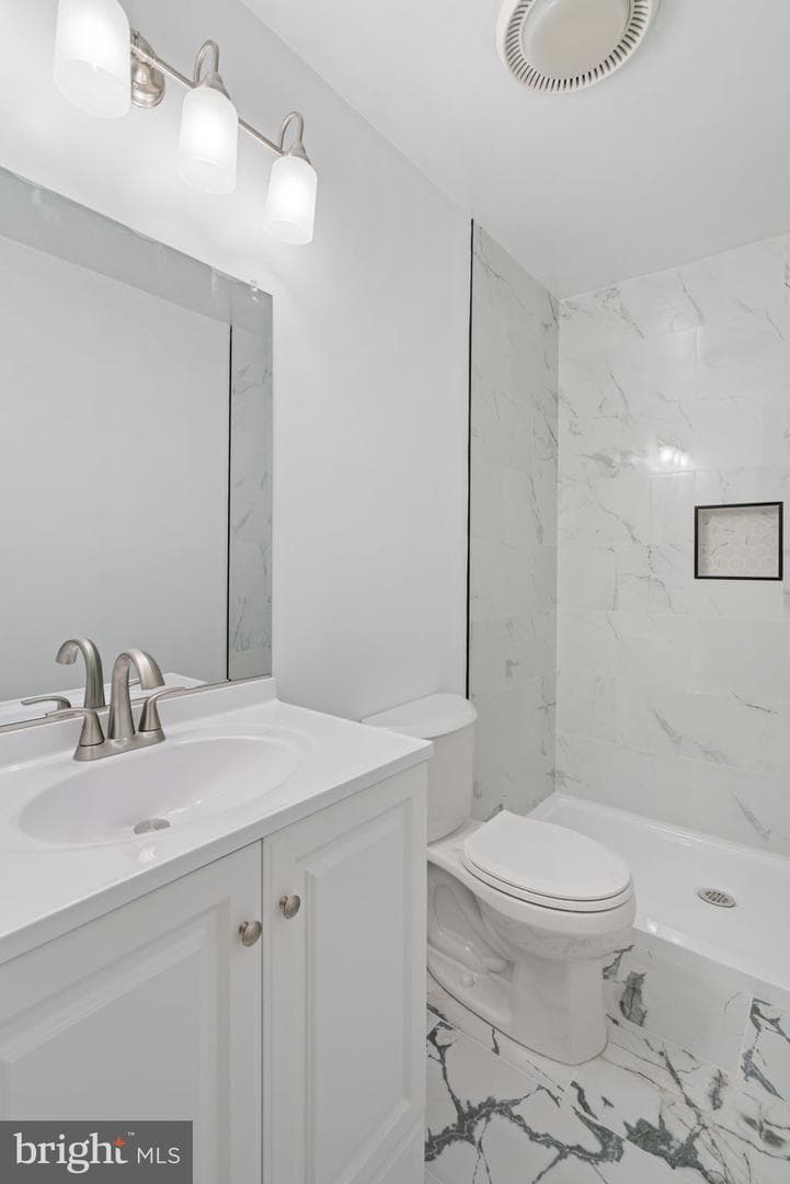2309 Maplewood photo 34