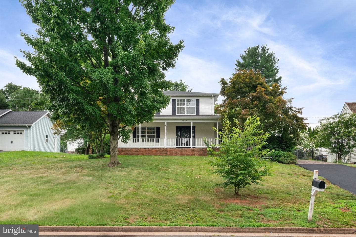 2309 Maplewood photo 40