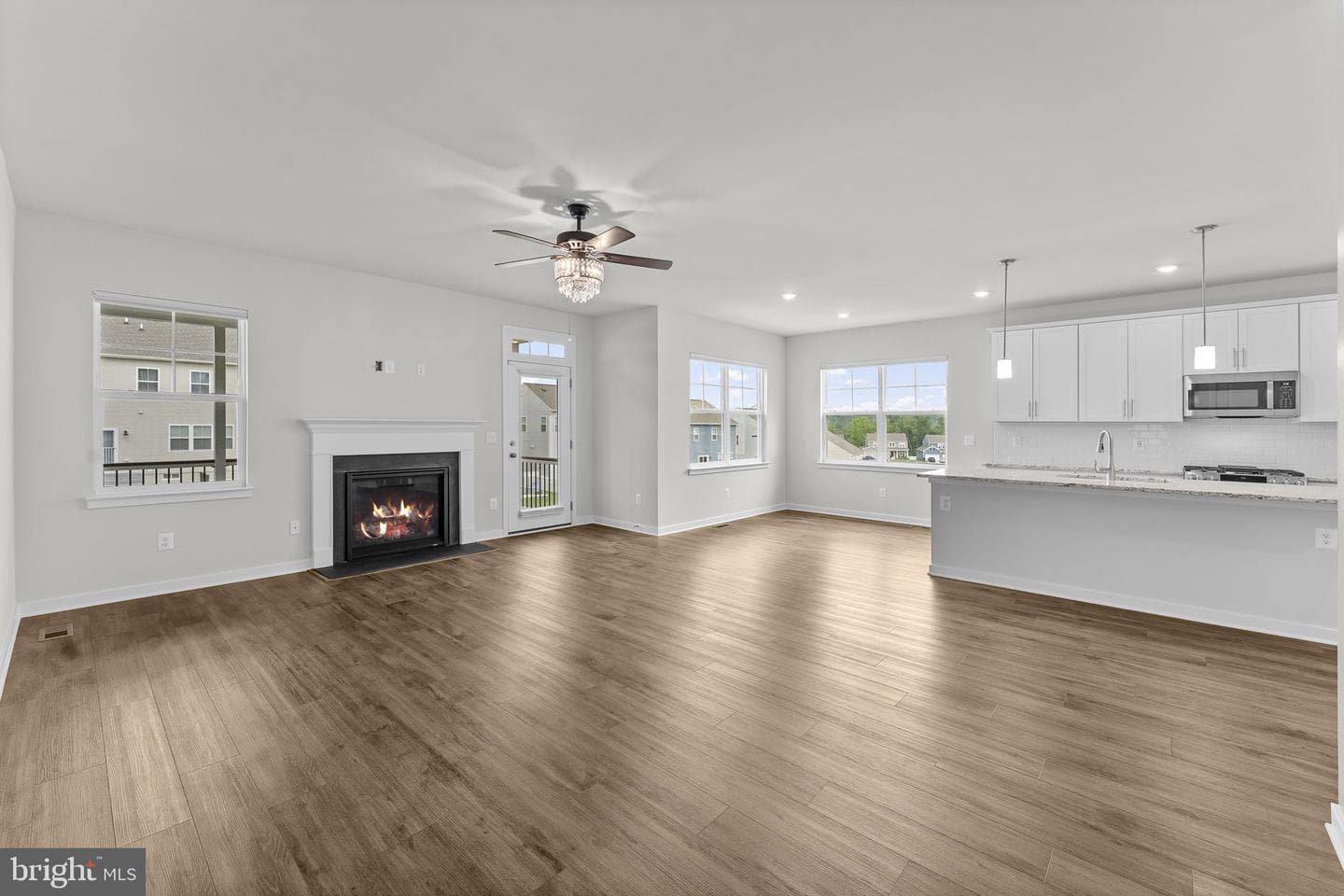2047 Armstrong Terrace photo 18
