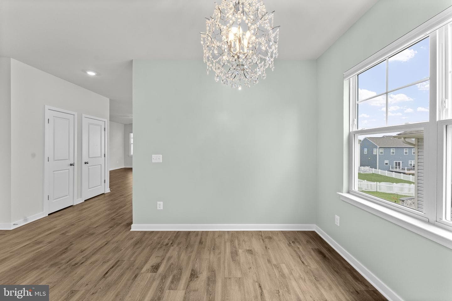 2047 Armstrong Terrace photo 7