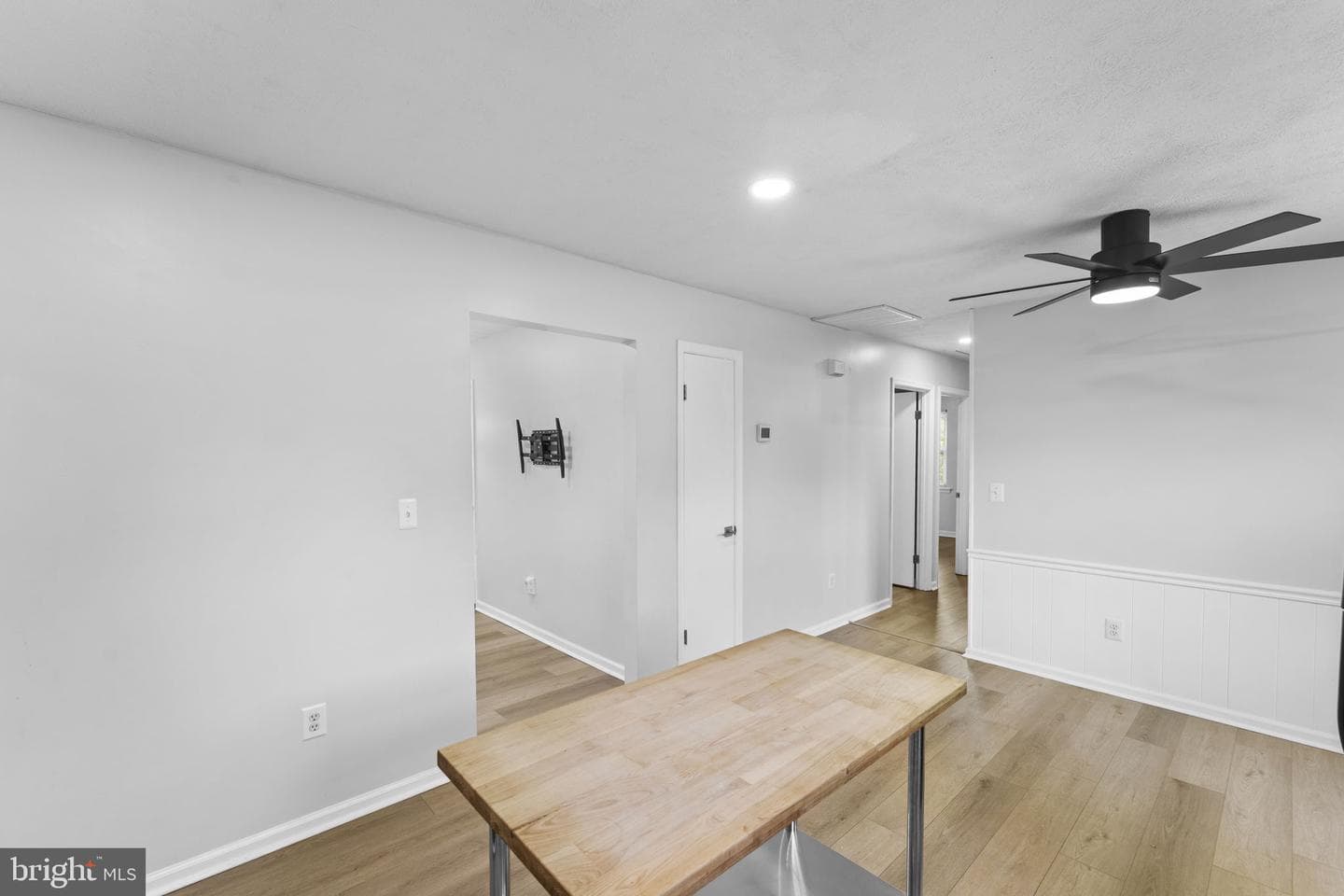 360 Elizabeth Street photo 26