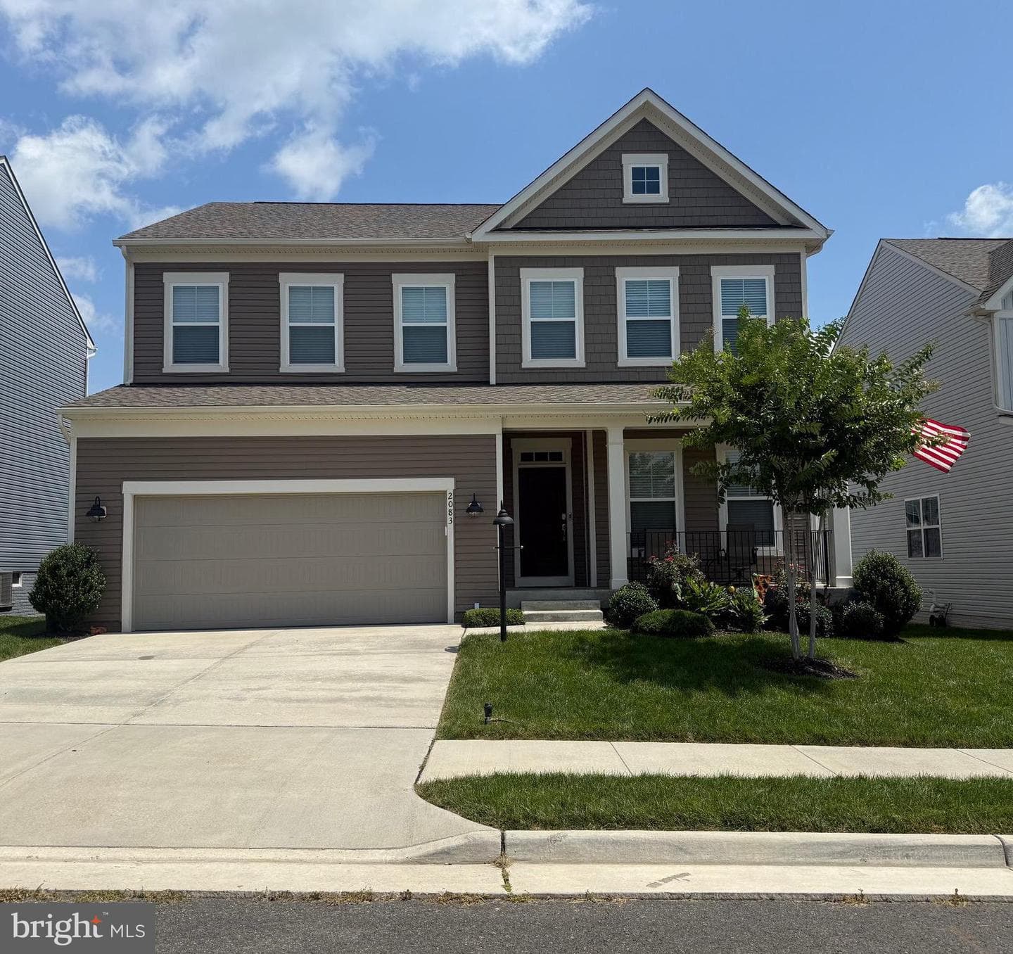 2083 Armstrong Terrace photo 1