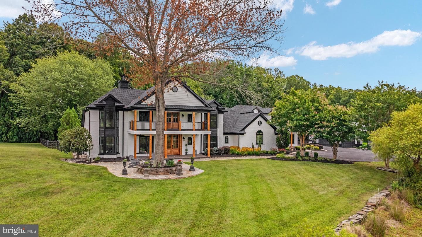19427 Rolling Hills Drive photo 1