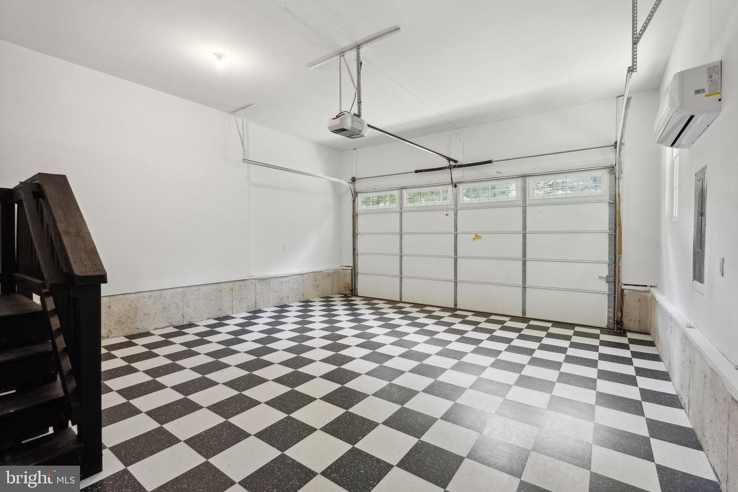 1001 Swan Lane photo 23