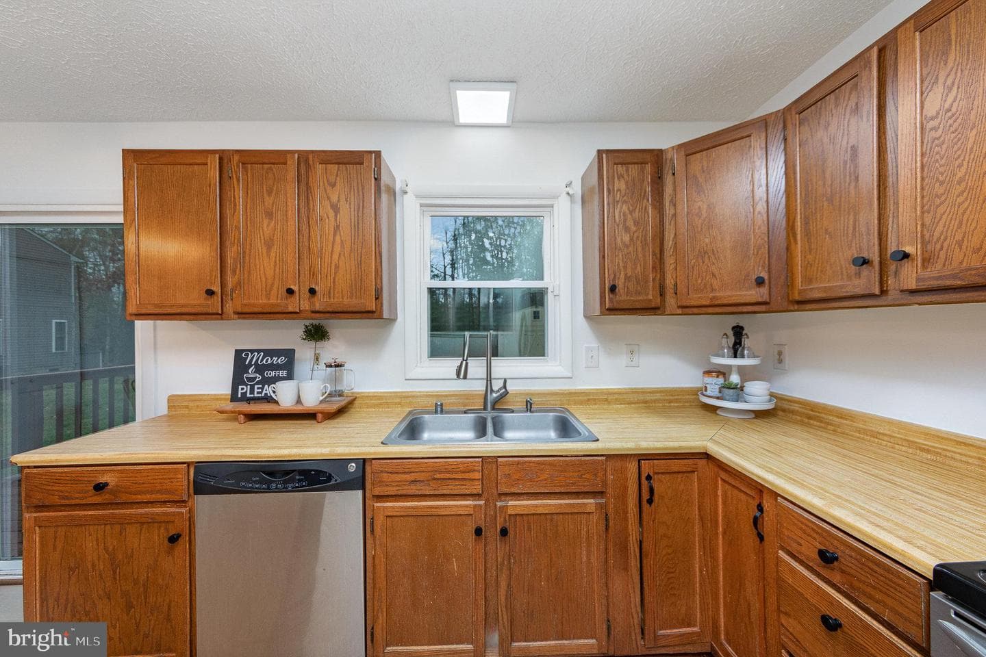 424 Loyalist Drive photo 7