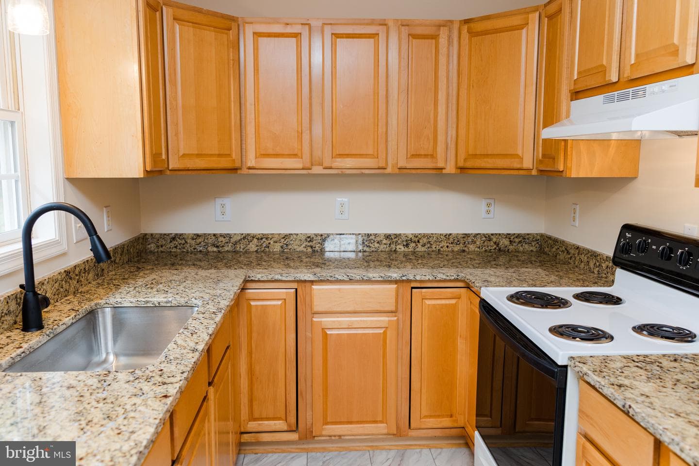 238 Admiral Drive photo 10