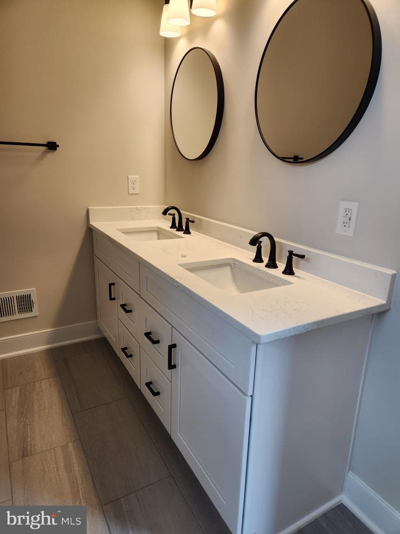 13804 Long Branch Road photo 5