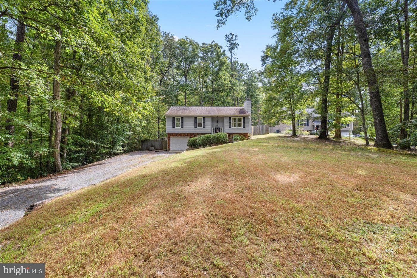 975 Swan Lane photo 2