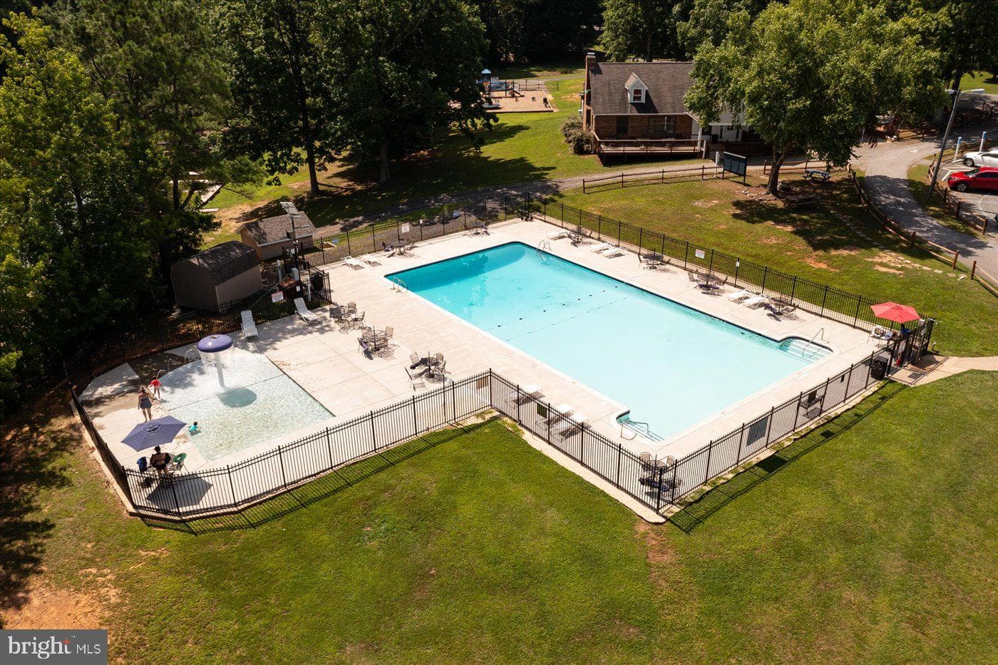 975 Swan Lane photo 40