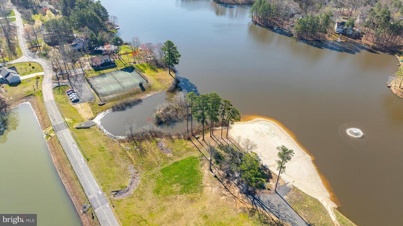 975 Swan Lane photo 41