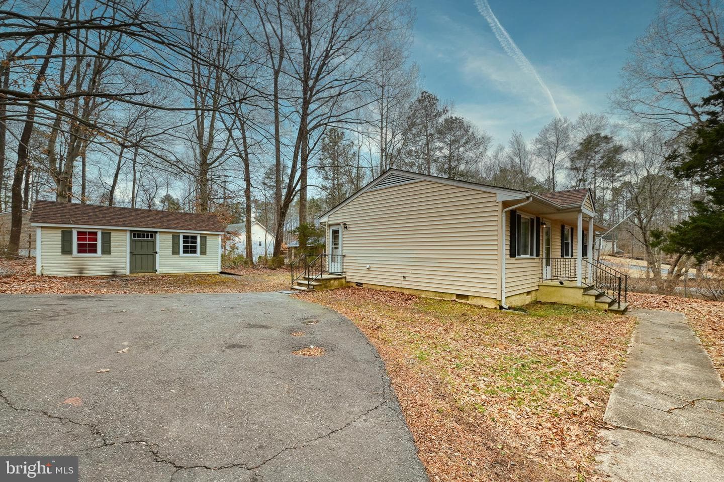 417 Lake Caroline Drive photo 2