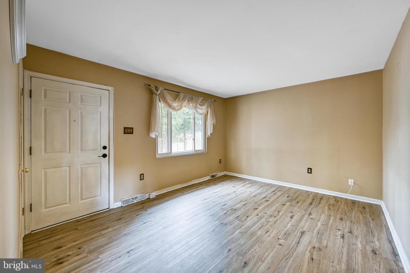 417 Lake Caroline Drive photo 7