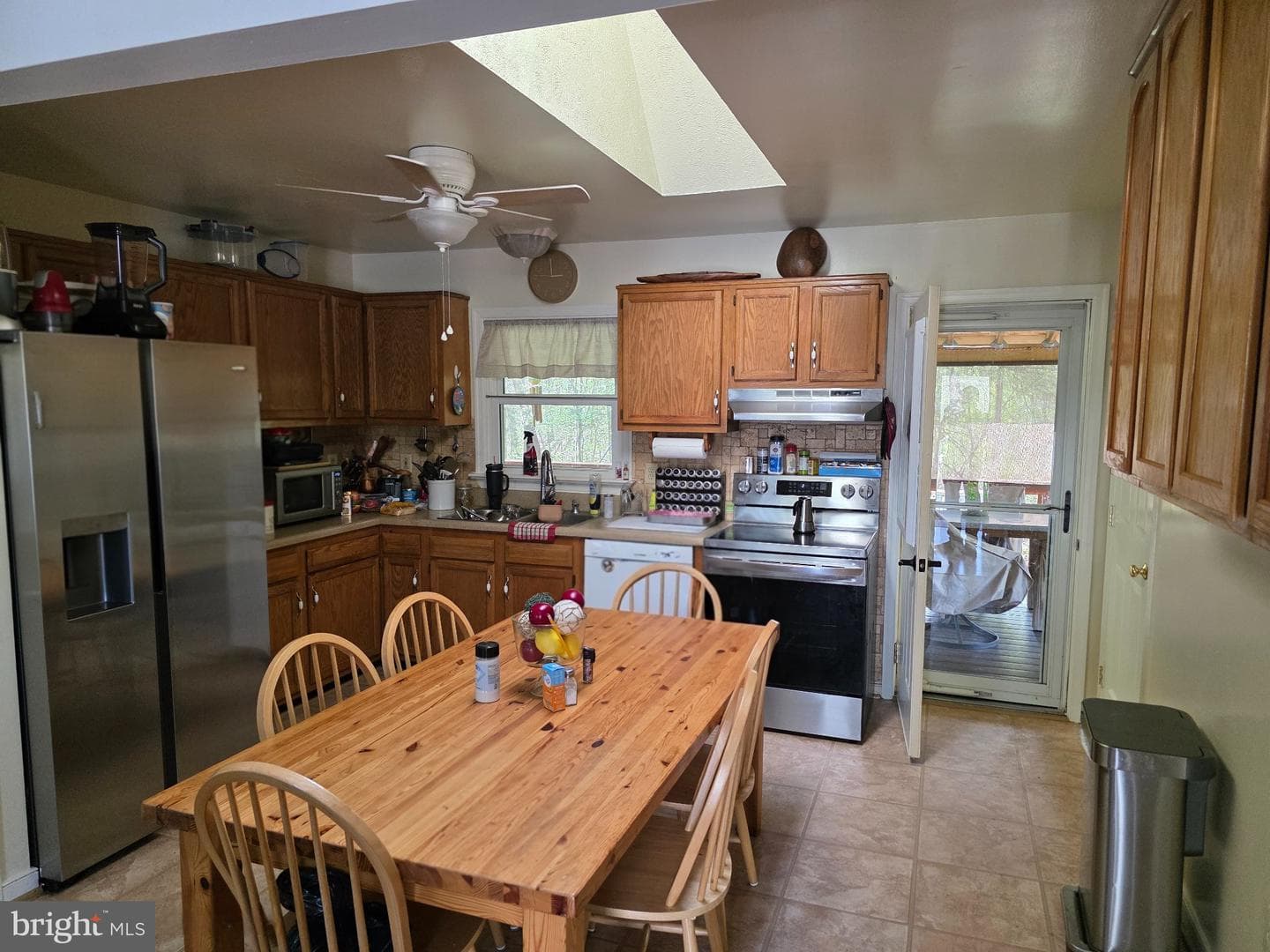 609 Joy Drive photo 3