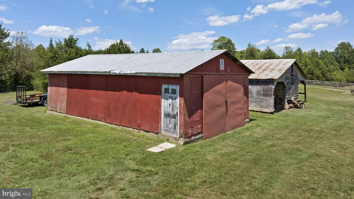 1815 Country Rd photo 74