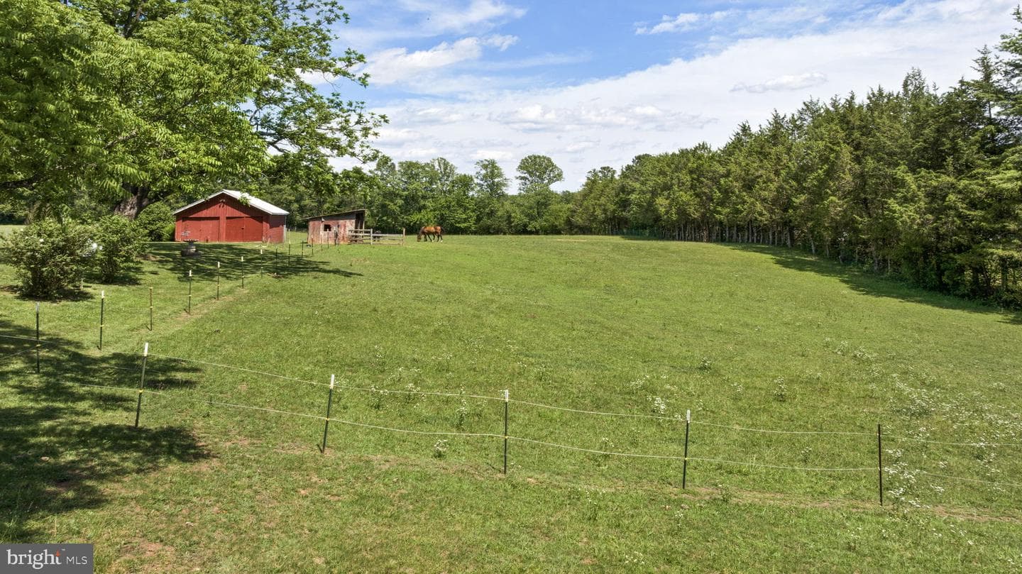 1815 Country Rd photo 86