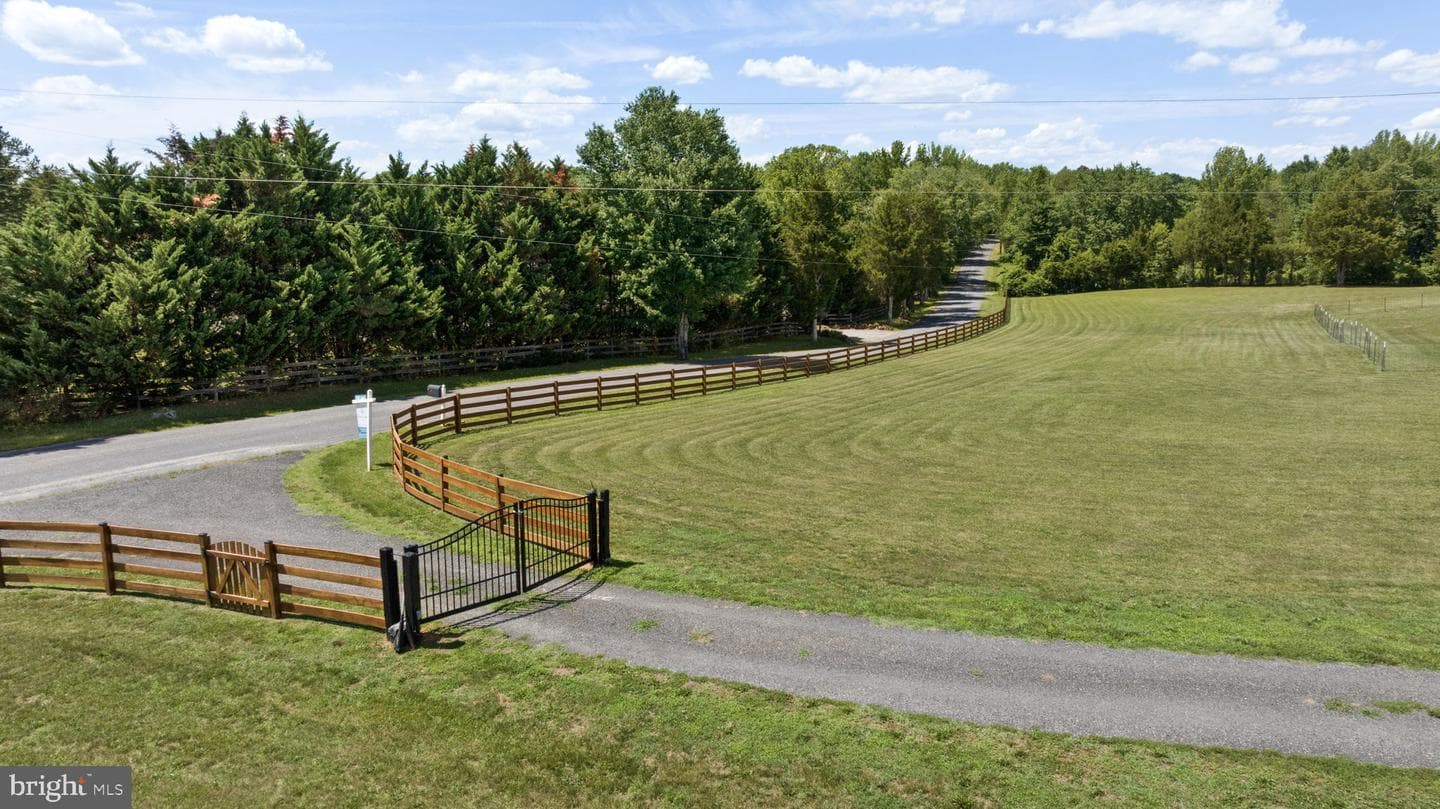 1815 Country Rd photo 88