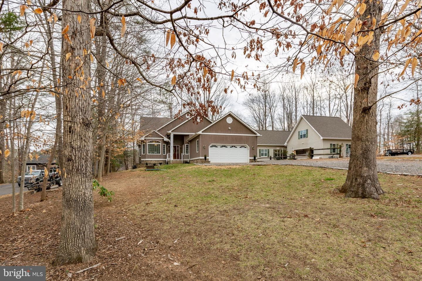 328 Lake Caroline Drive photo 4