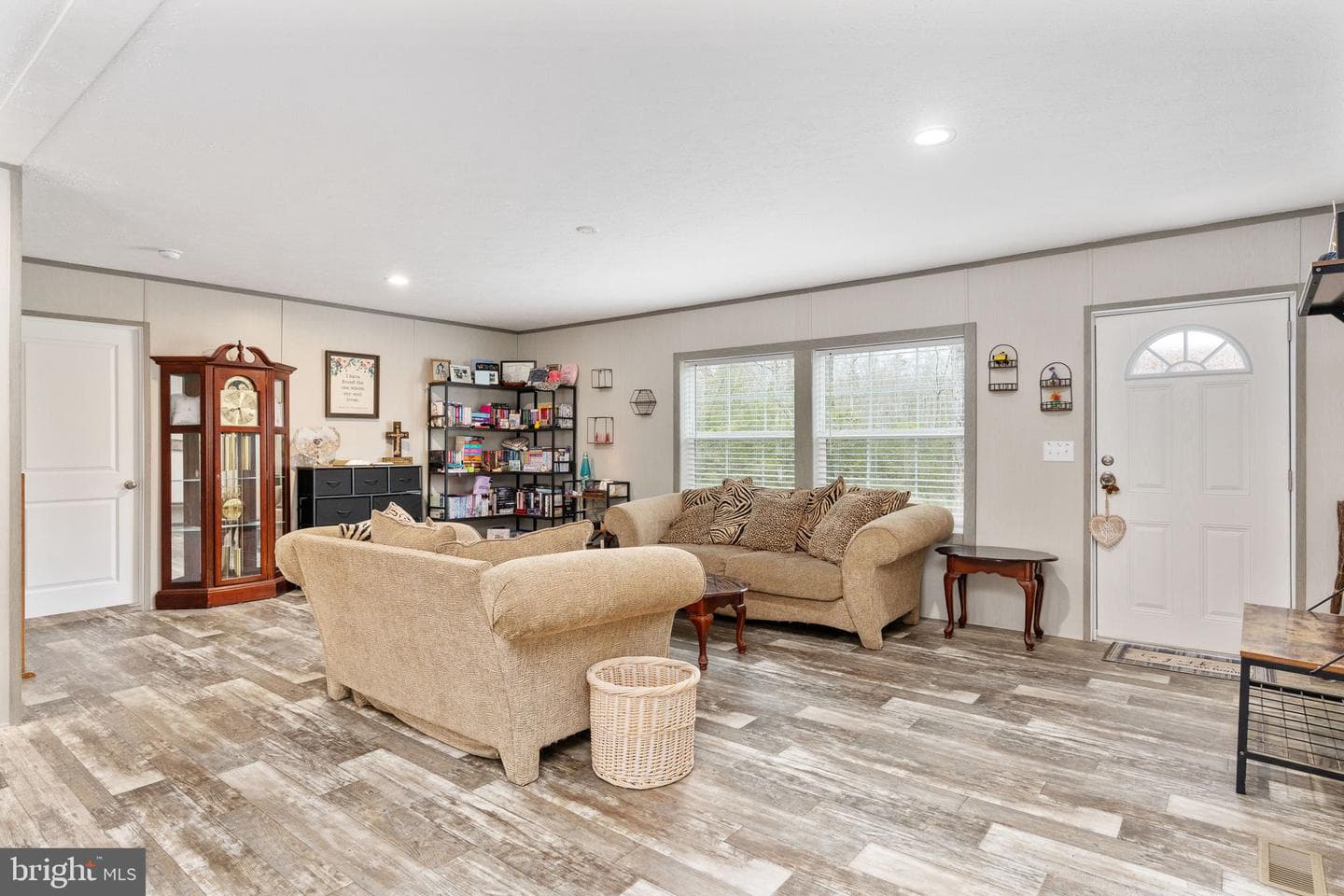 29373 Westward Ln photo 9