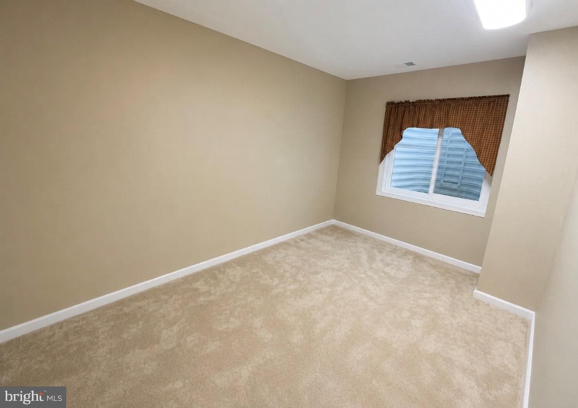 17854 Meriwether Lewis Street photo 23