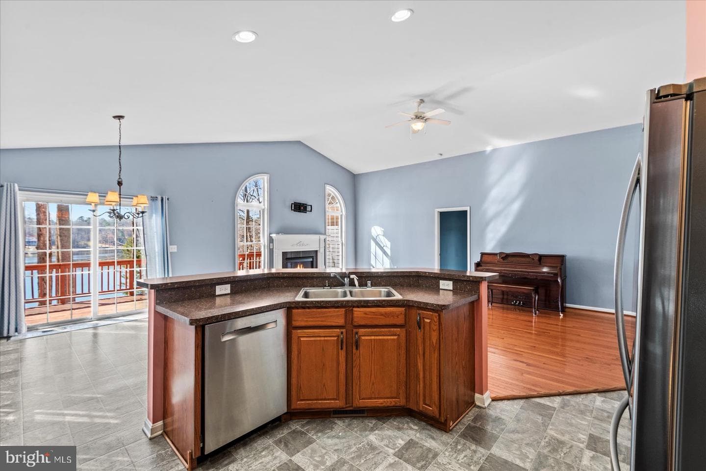 686 Lake Caroline Drive photo 27
