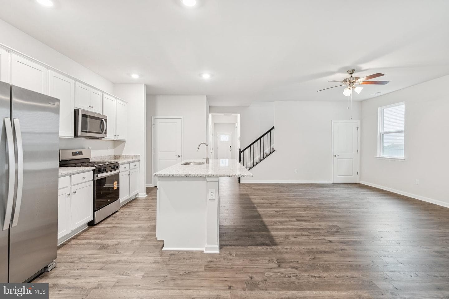 6278 Sterling Way photo 4