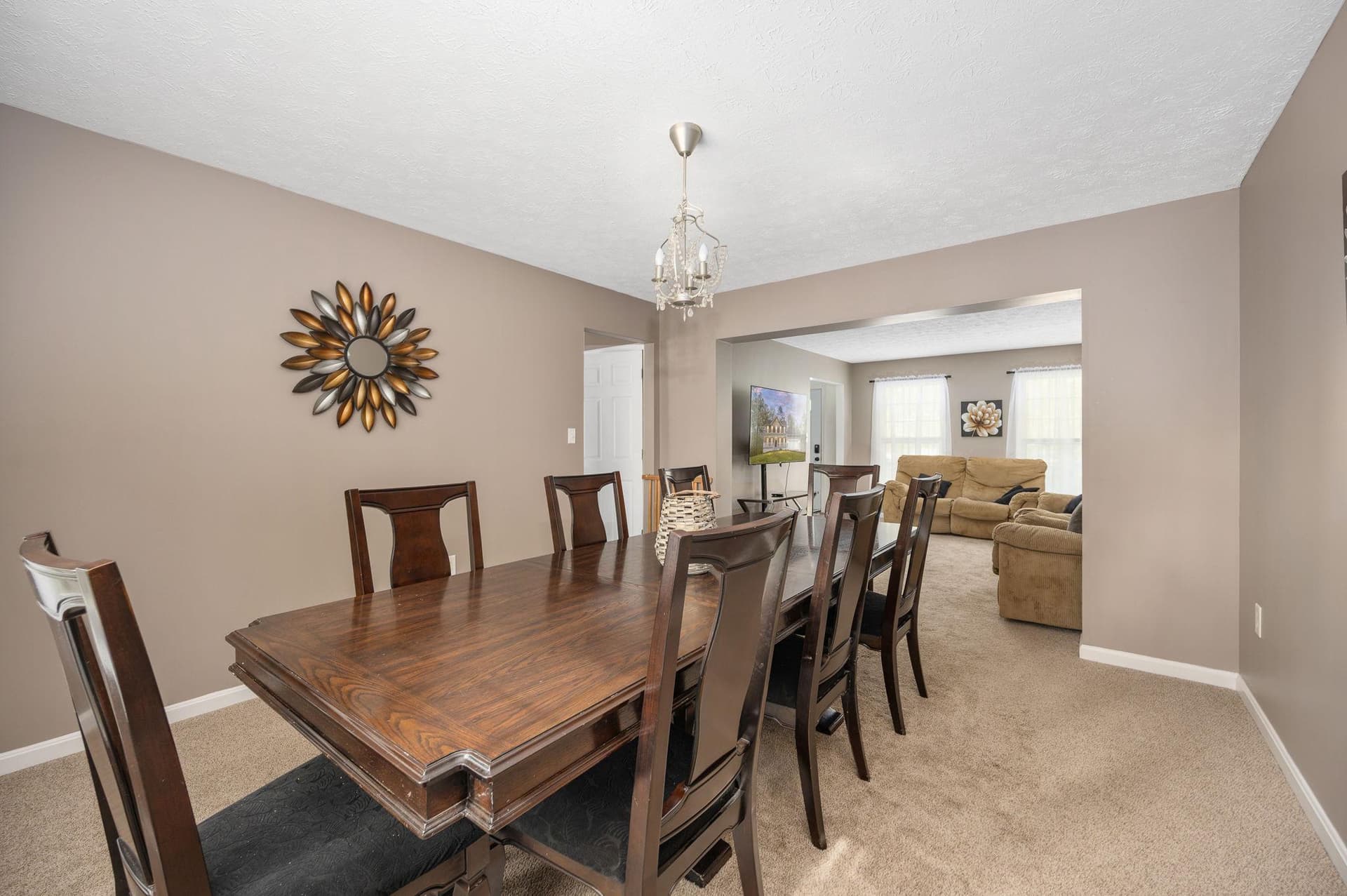 100 Surrey Drive photo 24