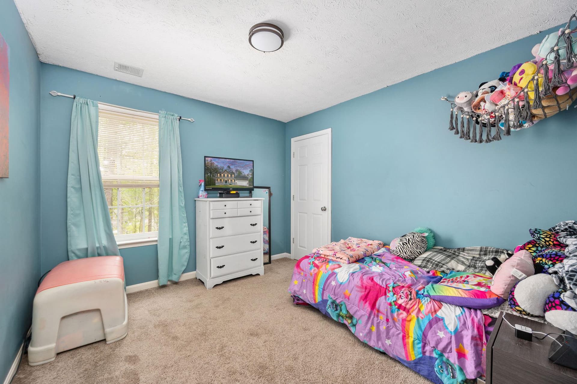 100 Surrey Drive photo 62