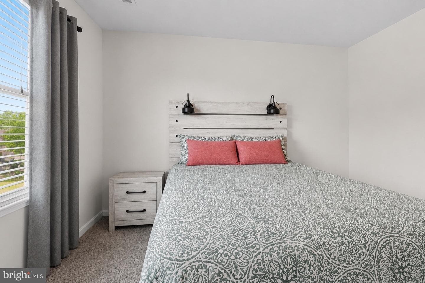18049 Jackson Drive photo 16