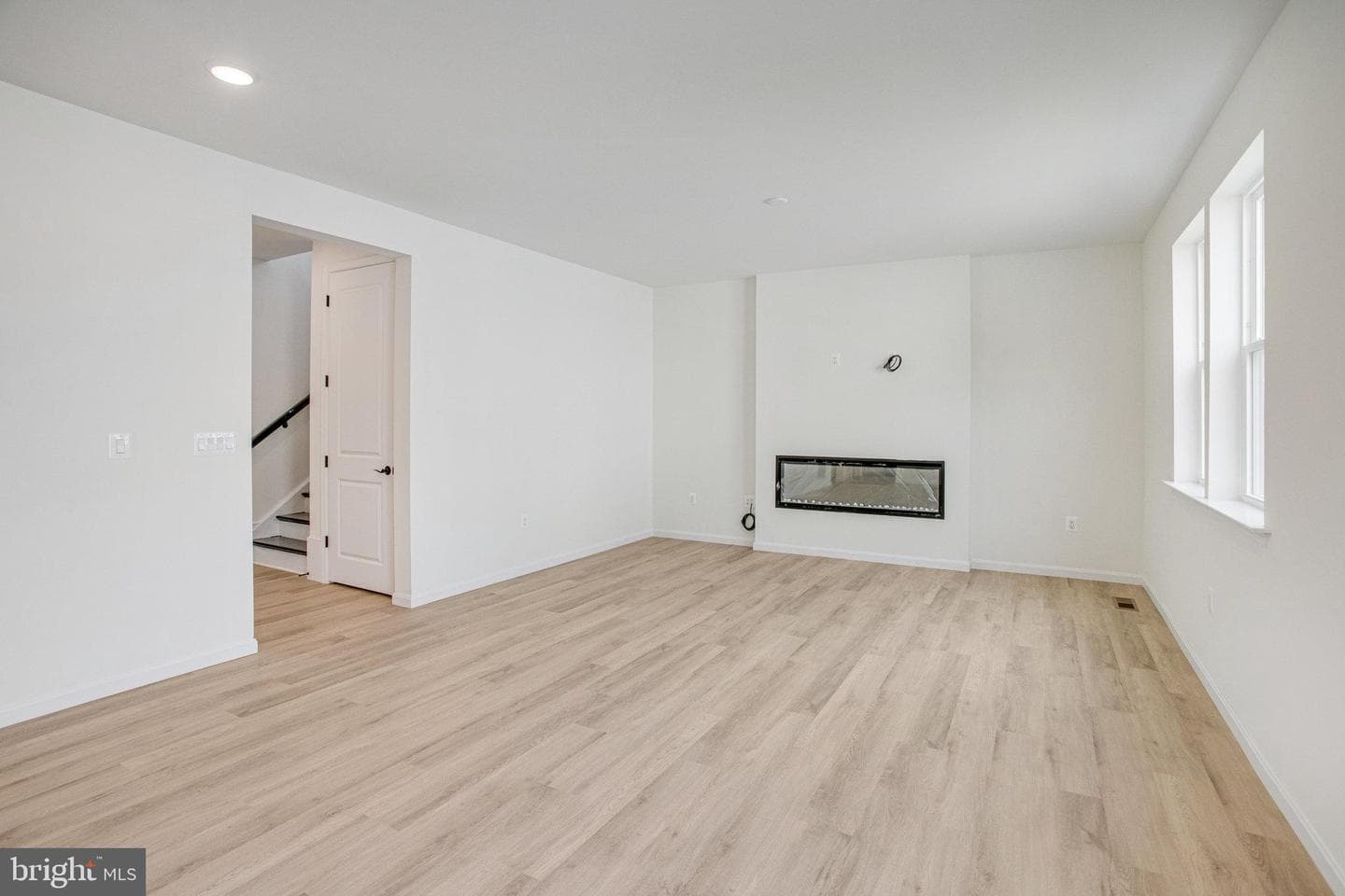 7099 Resolution Way photo 10