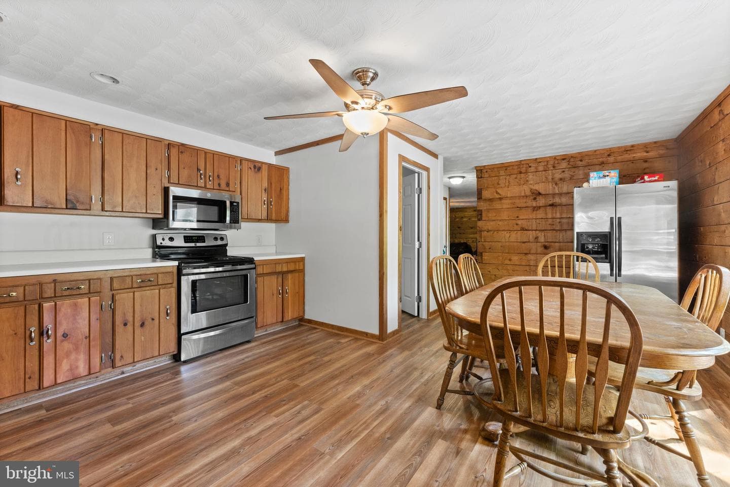 433 Cornwall Drive photo 18