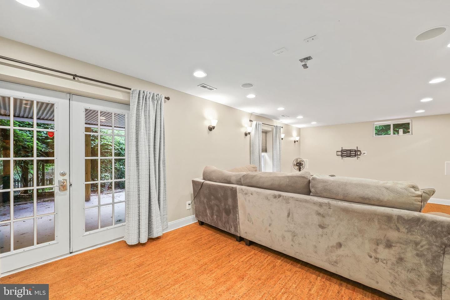 209 Estate Drive photo 24