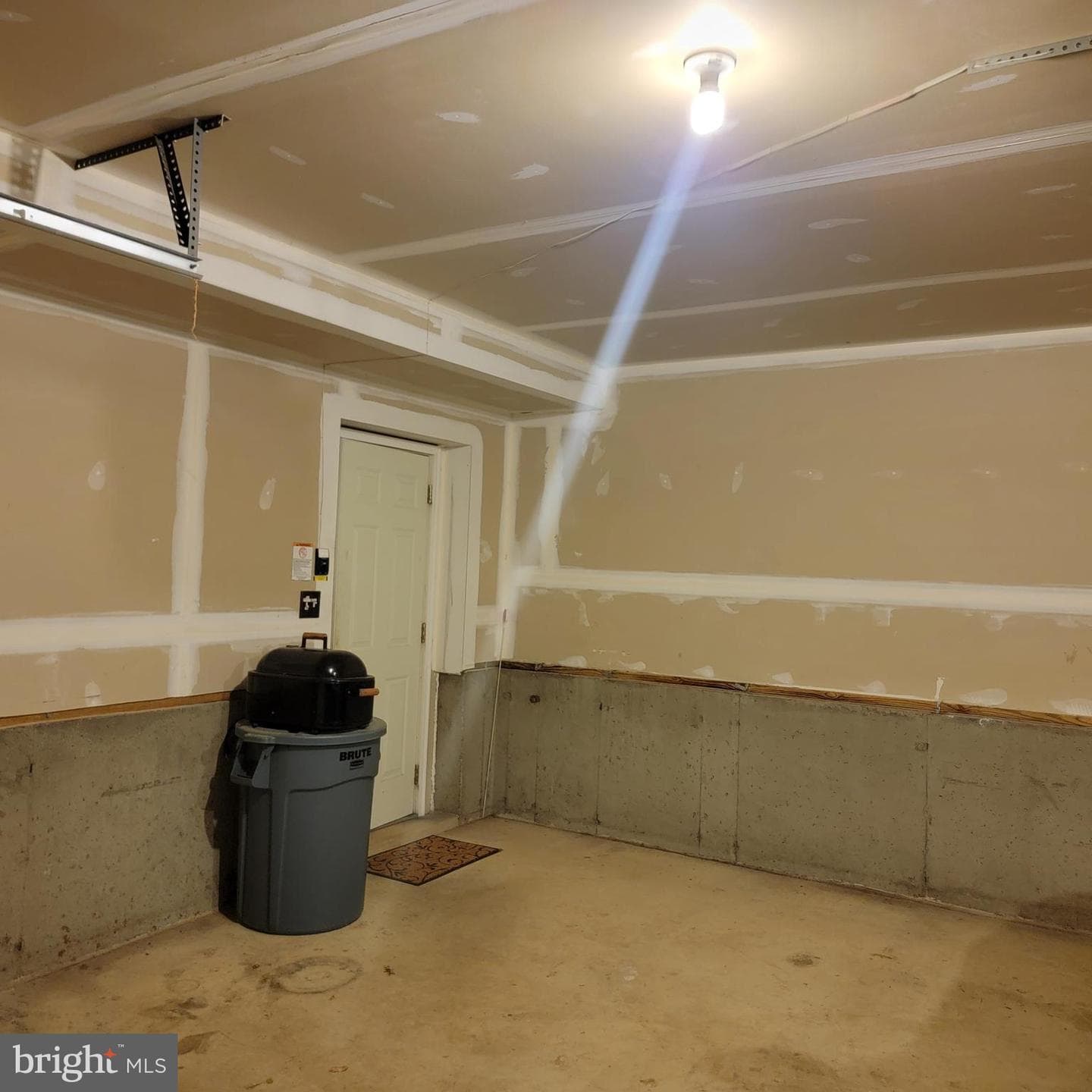66 Albertson Court photo 27