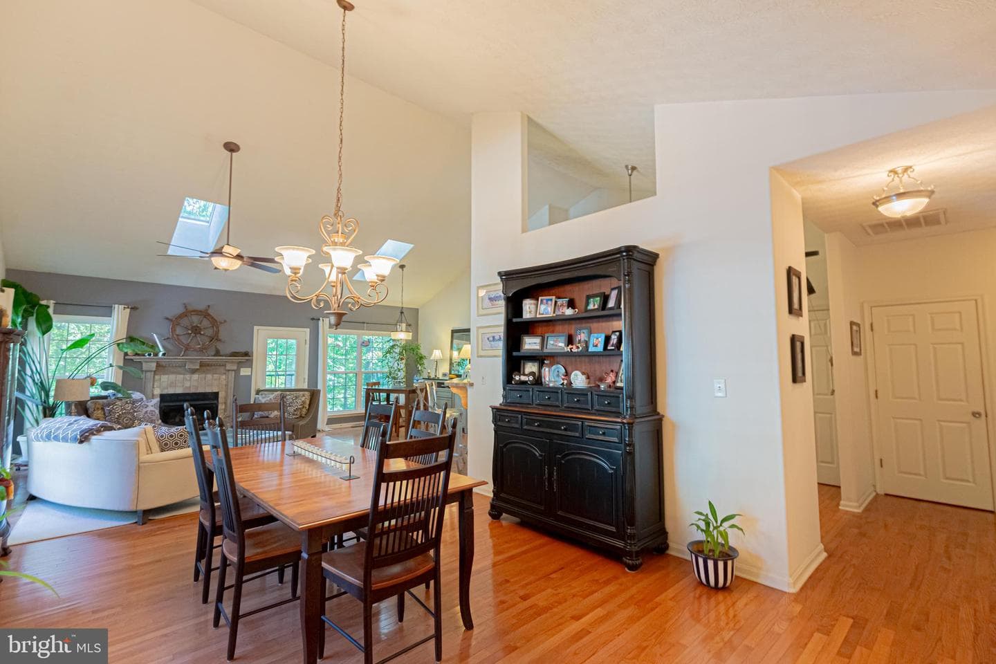 584 Lake Caroline Drive photo 13